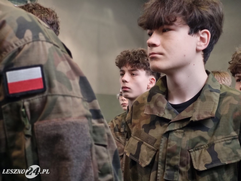 Pasowanie na kadetów w Zespole Szkół nr 4 w Lesznie