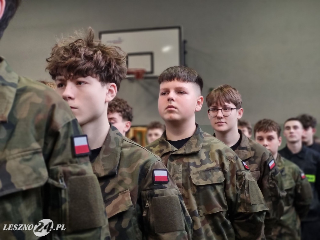 Pasowanie na kadetów w Zespole Szkół nr 4 w Lesznie