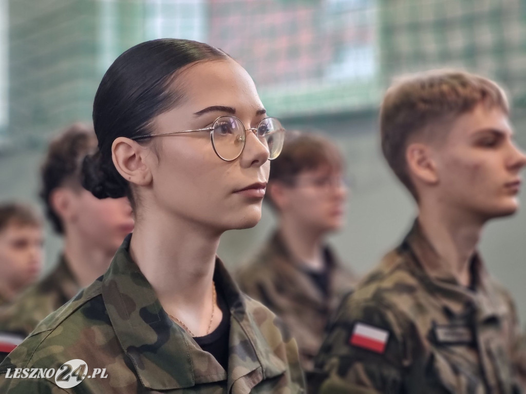 Pasowanie na kadetów w Zespole Szkół nr 4 w Lesznie
