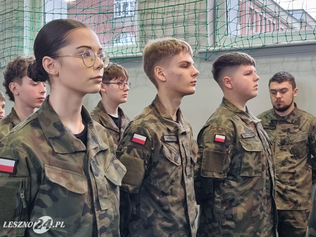 Pasowanie na kadetów w Zespole Szkół nr 4 w Lesznie