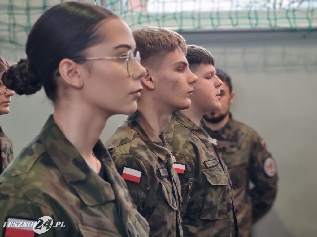 Pasowanie na kadetów w Zespole Szkół nr 4 w Lesznie