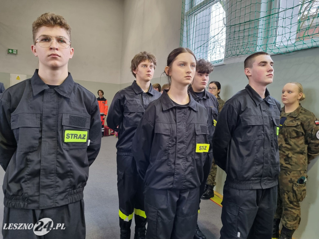 Pasowanie na kadetów w Zespole Szkół nr 4 w Lesznie