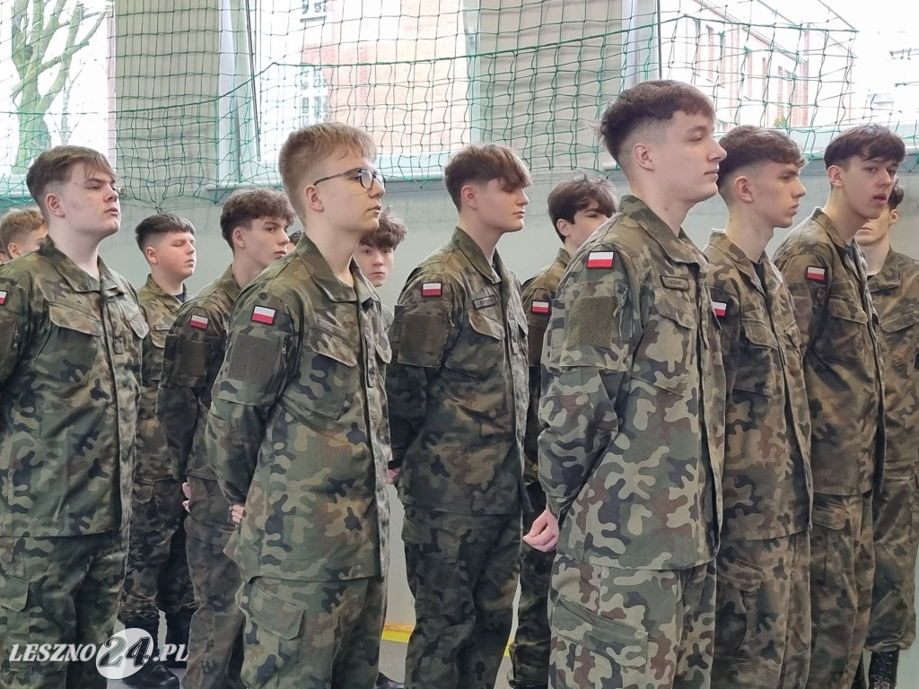 Pasowanie na kadetów w Zespole Szkół nr 4 w Lesznie