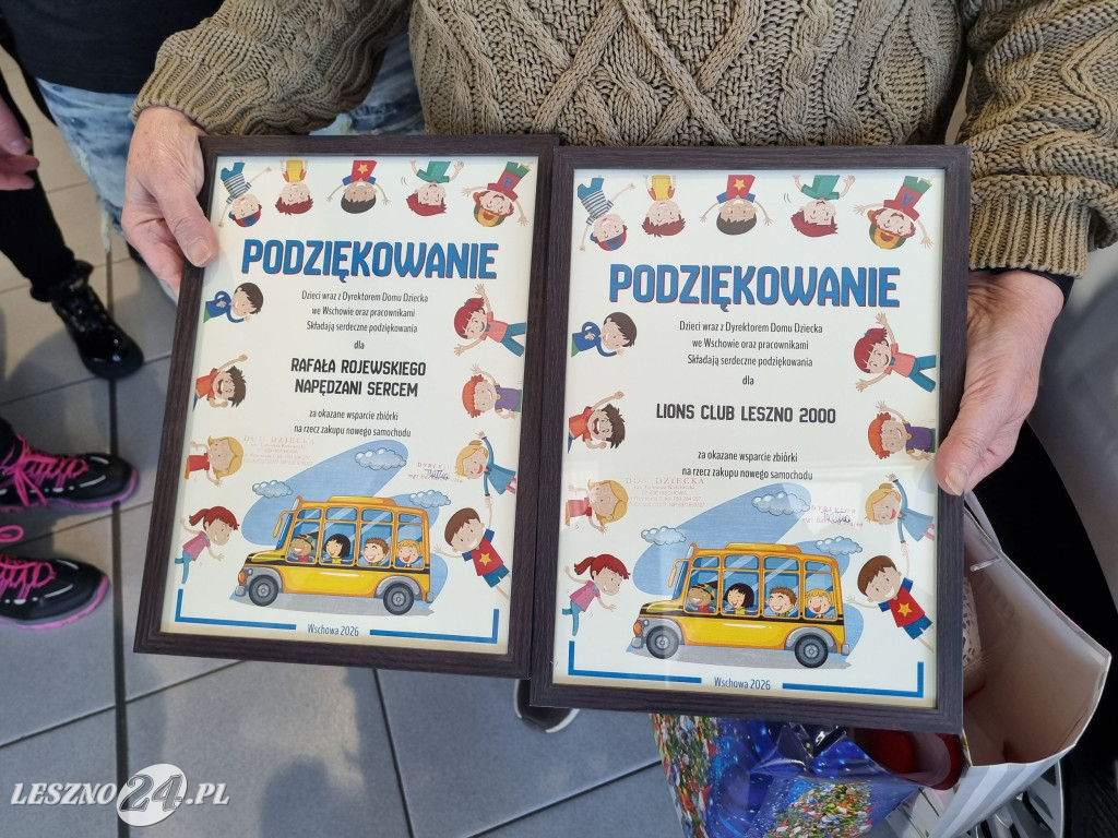 Nowy samochód dla Domu Dziecka we Wschowie