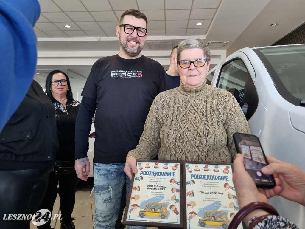 Nowy samochód dla Domu Dziecka we Wschowie