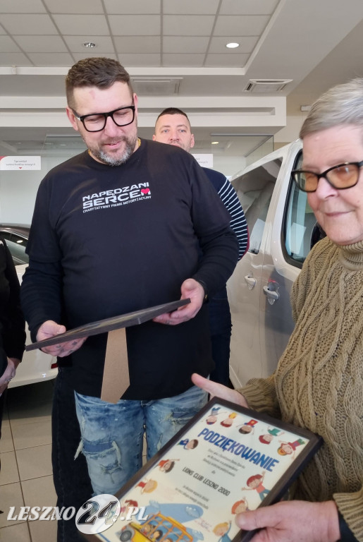 Nowy samochód dla Domu Dziecka we Wschowie