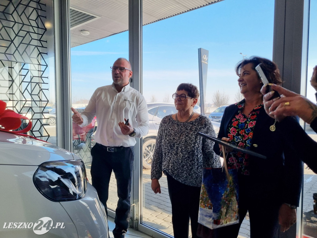 Nowy samochód dla Domu Dziecka we Wschowie