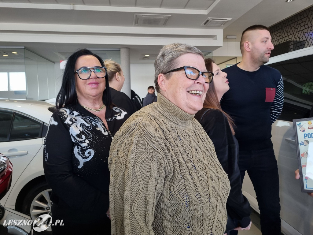 Nowy samochód dla Domu Dziecka we Wschowie