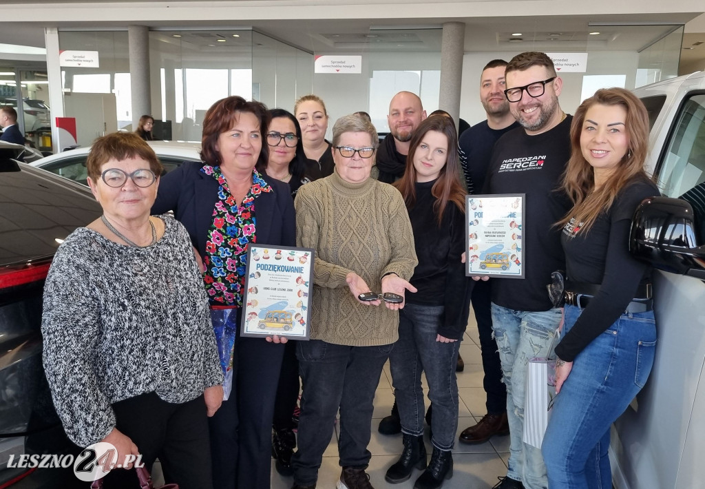 Nowy samochód dla Domu Dziecka we Wschowie