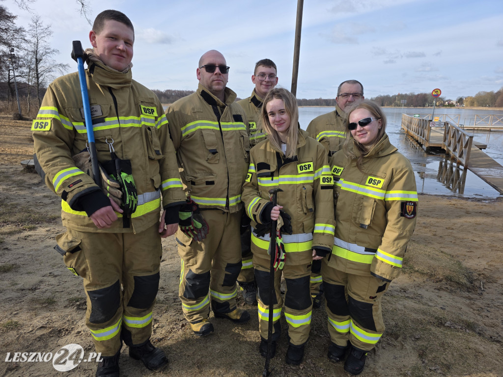 Morsowanie dla Kasi w jeziorze w Osiecznej