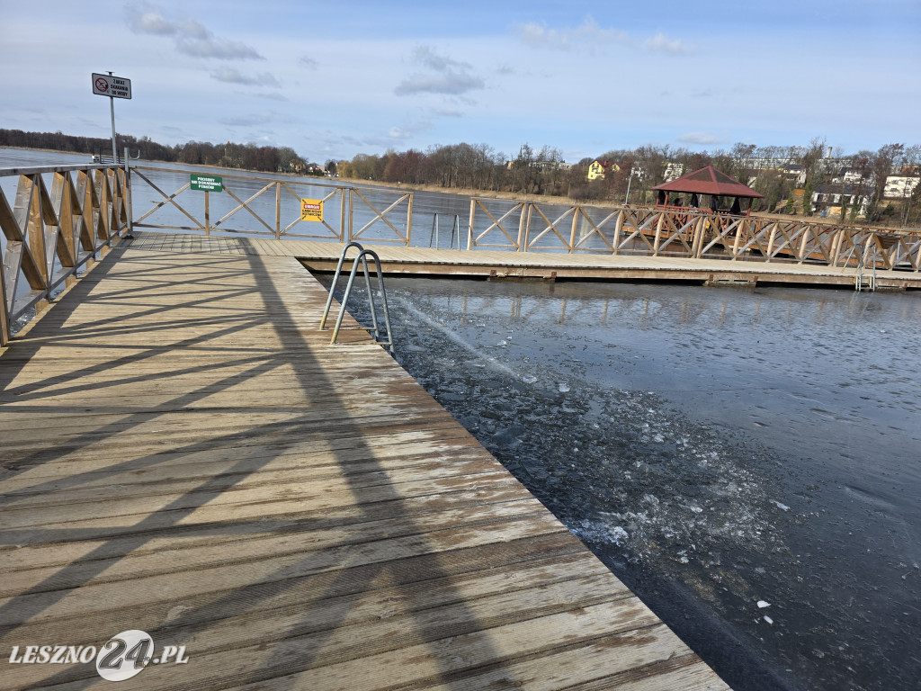 Morsowanie dla Kasi w jeziorze w Osiecznej