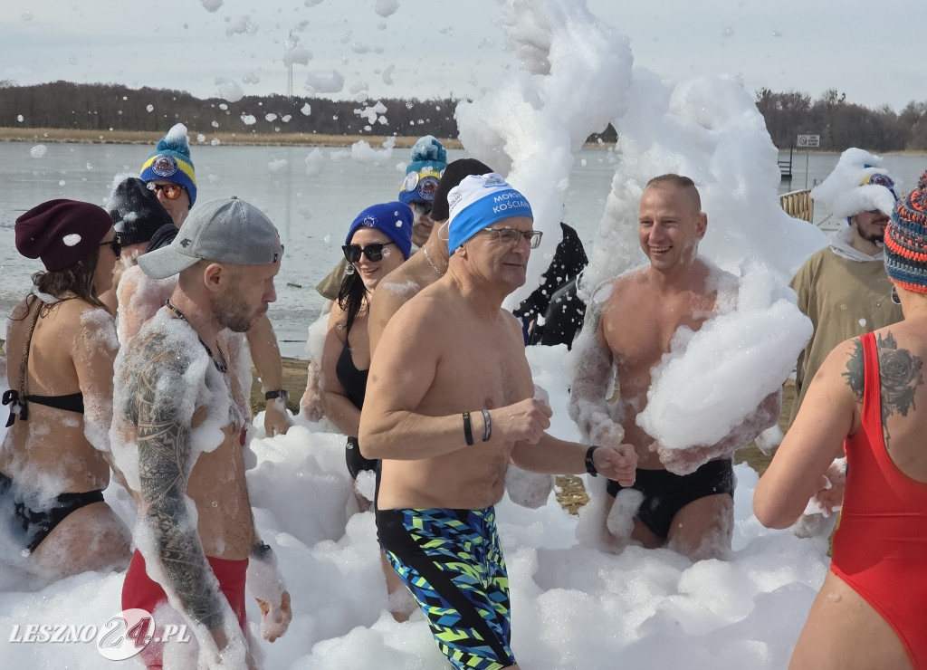 Morsowanie dla Kasi w jeziorze w Osiecznej