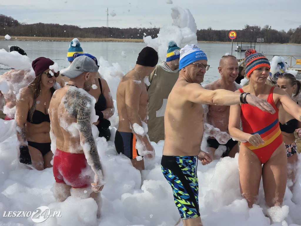 Morsowanie dla Kasi w jeziorze w Osiecznej
