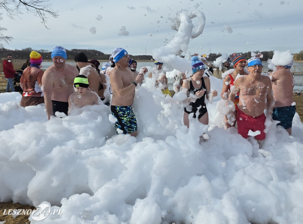 Morsowanie dla Kasi w jeziorze w Osiecznej