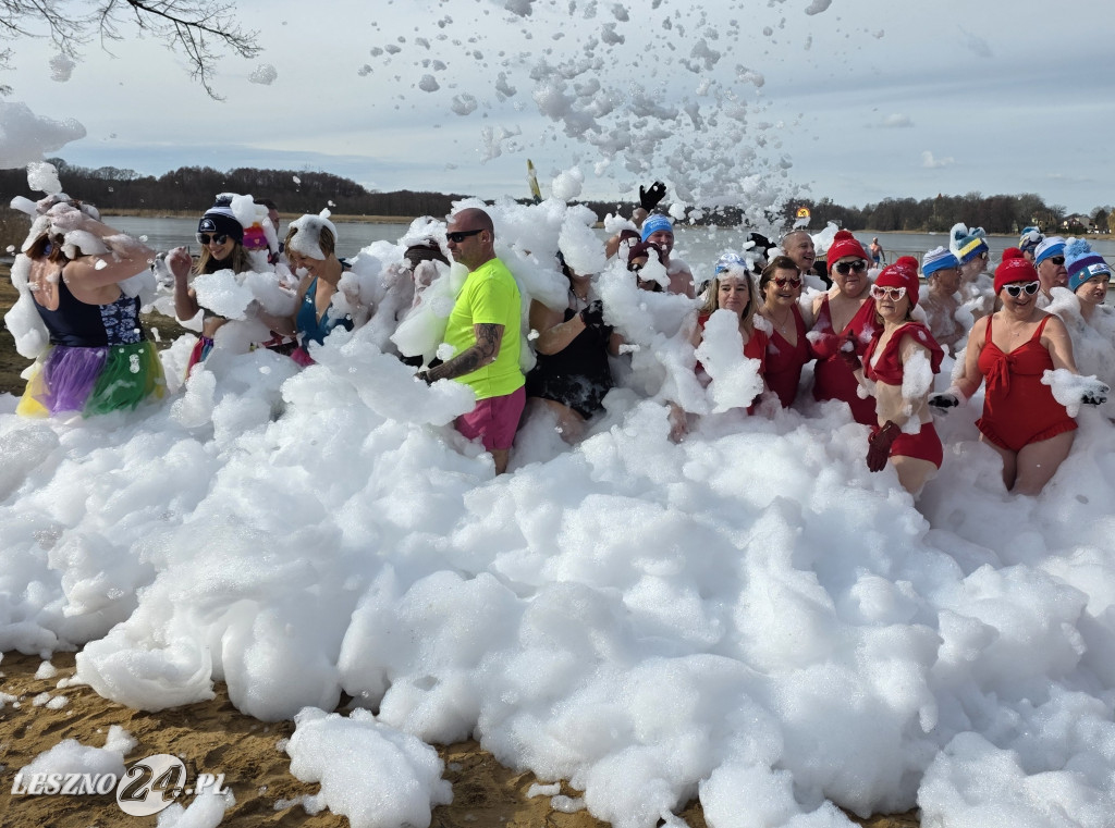 Morsowanie dla Kasi w jeziorze w Osiecznej