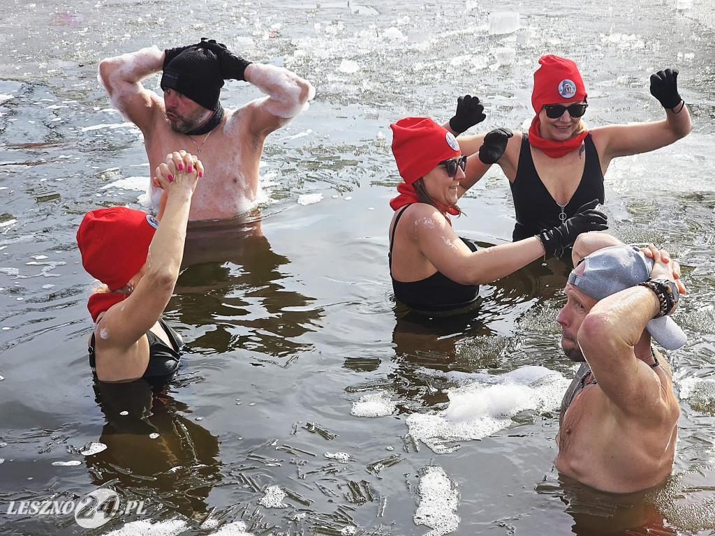 Morsowanie dla Kasi w jeziorze w Osiecznej