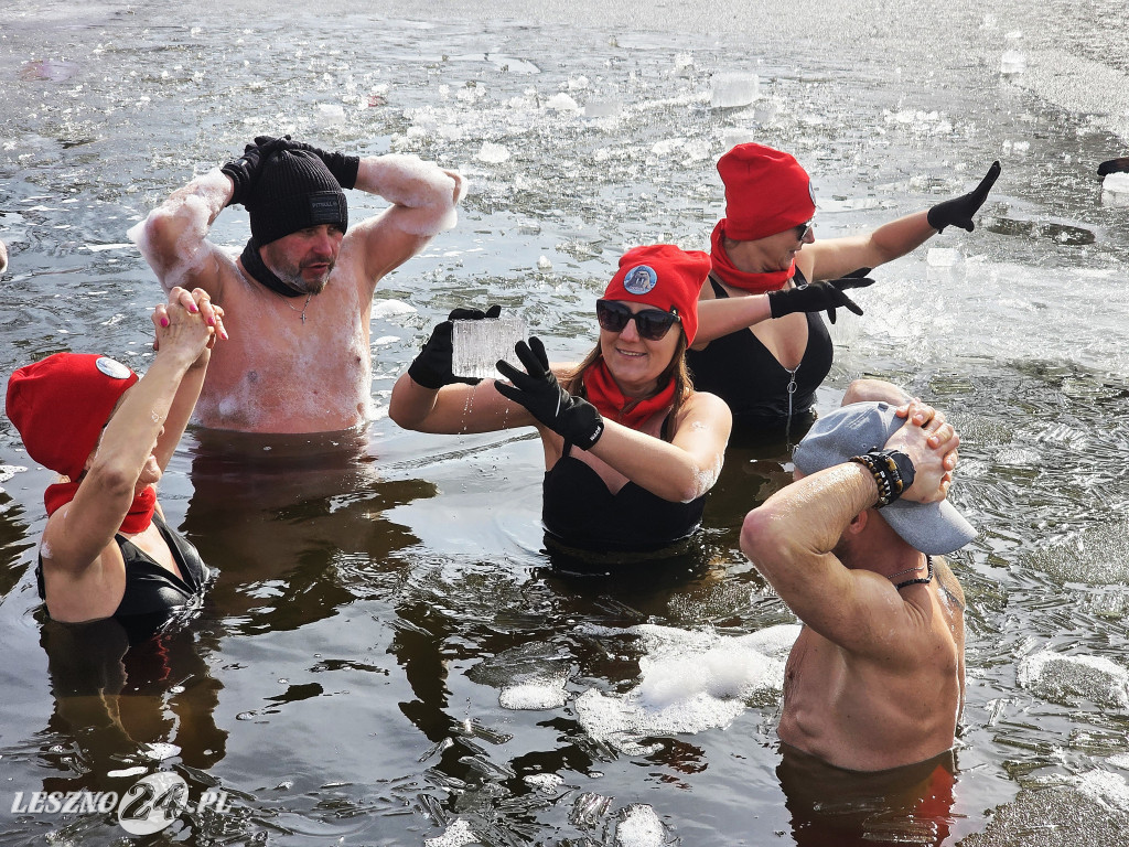 Morsowanie dla Kasi w jeziorze w Osiecznej