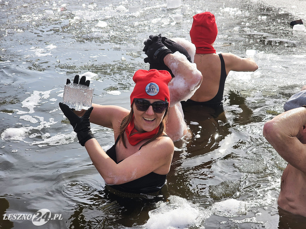 Morsowanie dla Kasi w jeziorze w Osiecznej