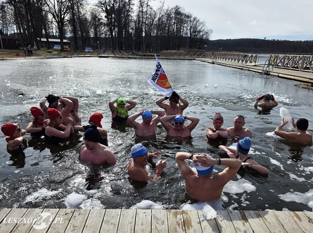 Morsowanie dla Kasi w jeziorze w Osiecznej