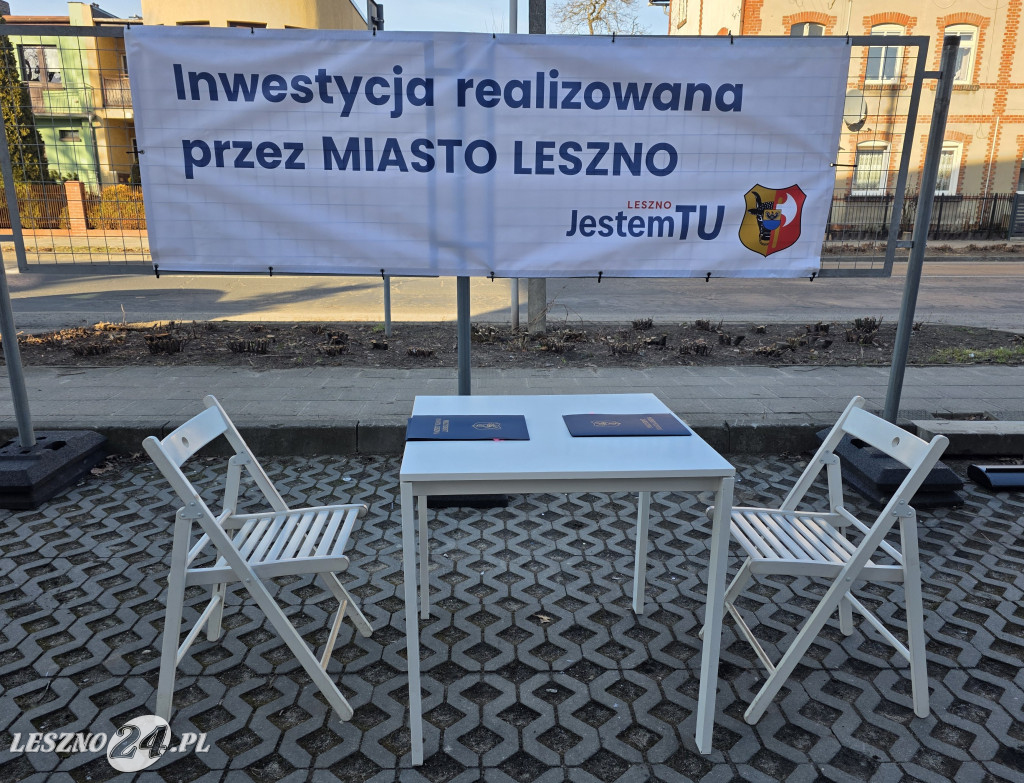 Podpisanie umowy na remont ulicy Święciechowskej