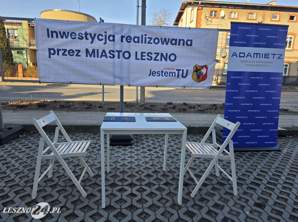 Podpisanie umowy na remont ulicy Święciechowskej