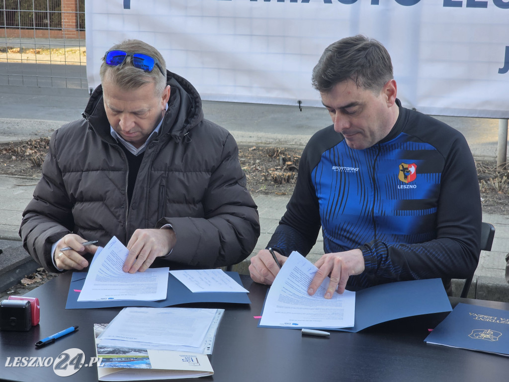 Podpisanie umowy na remont ulicy Święciechowskej