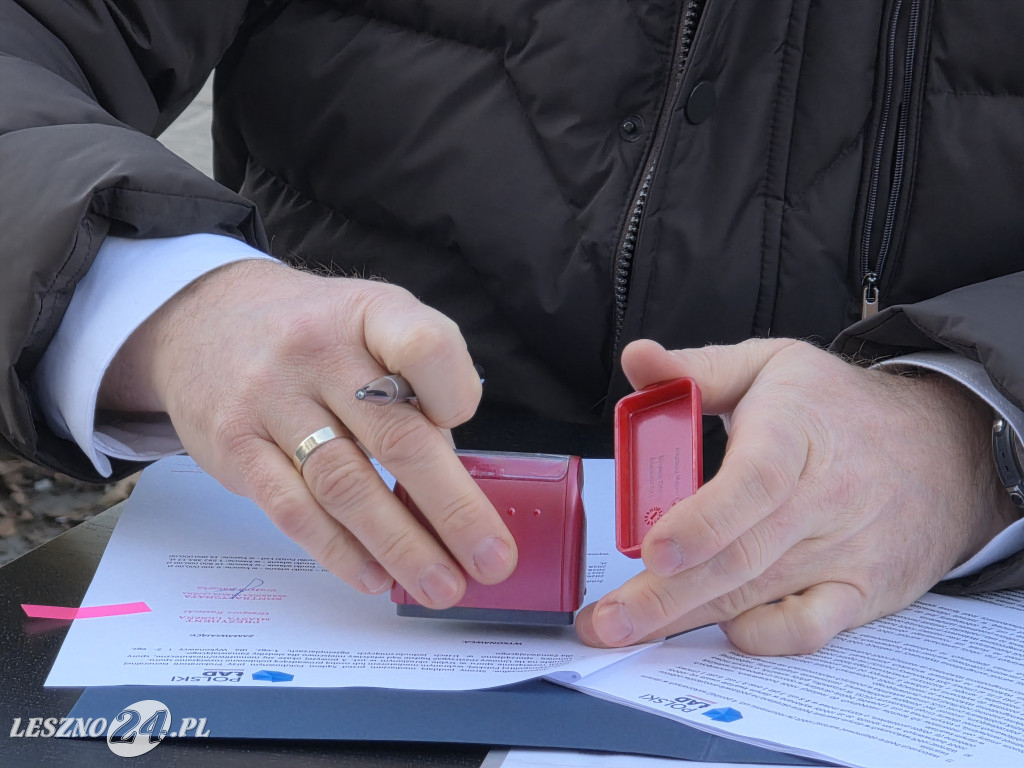 Podpisanie umowy na remont ulicy Święciechowskej