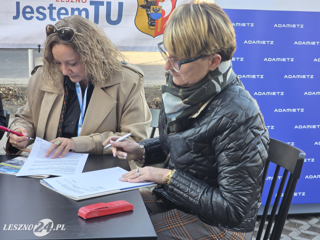 Podpisanie umowy na remont ulicy Święciechowskej