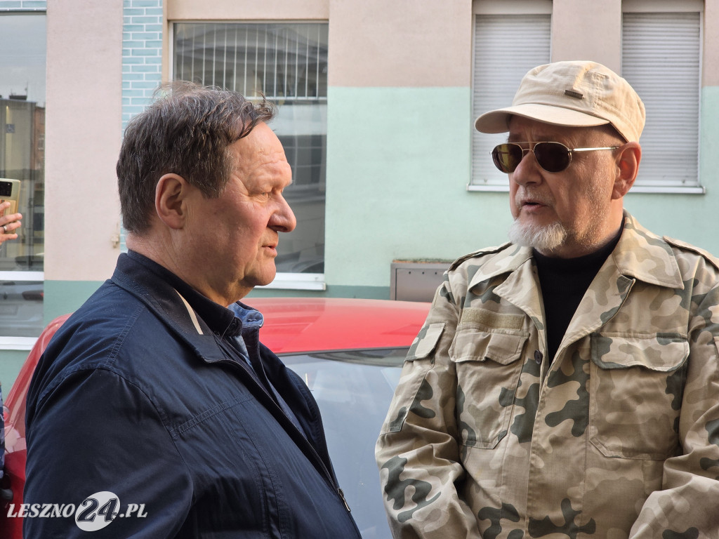 Protest lekarzy przed siedzibą WIL w Lesznie