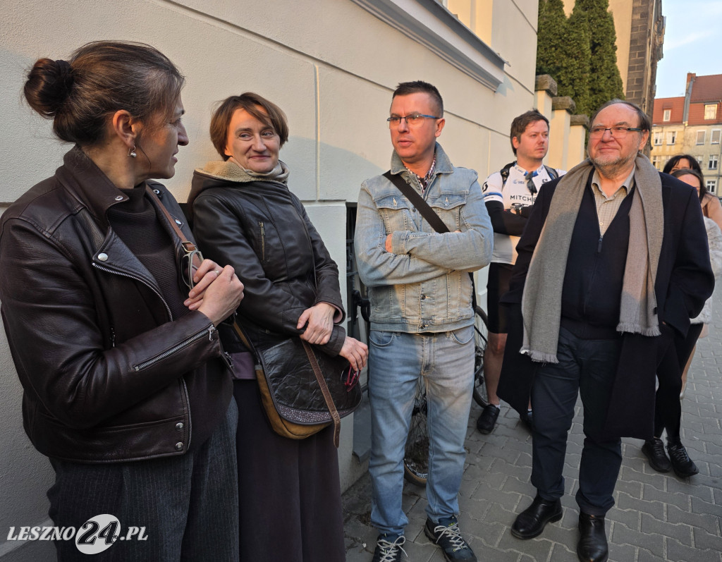 Protest lekarzy przed siedzibą WIL w Lesznie