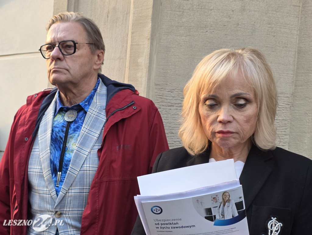 Protest lekarzy przed siedzibą WIL w Lesznie