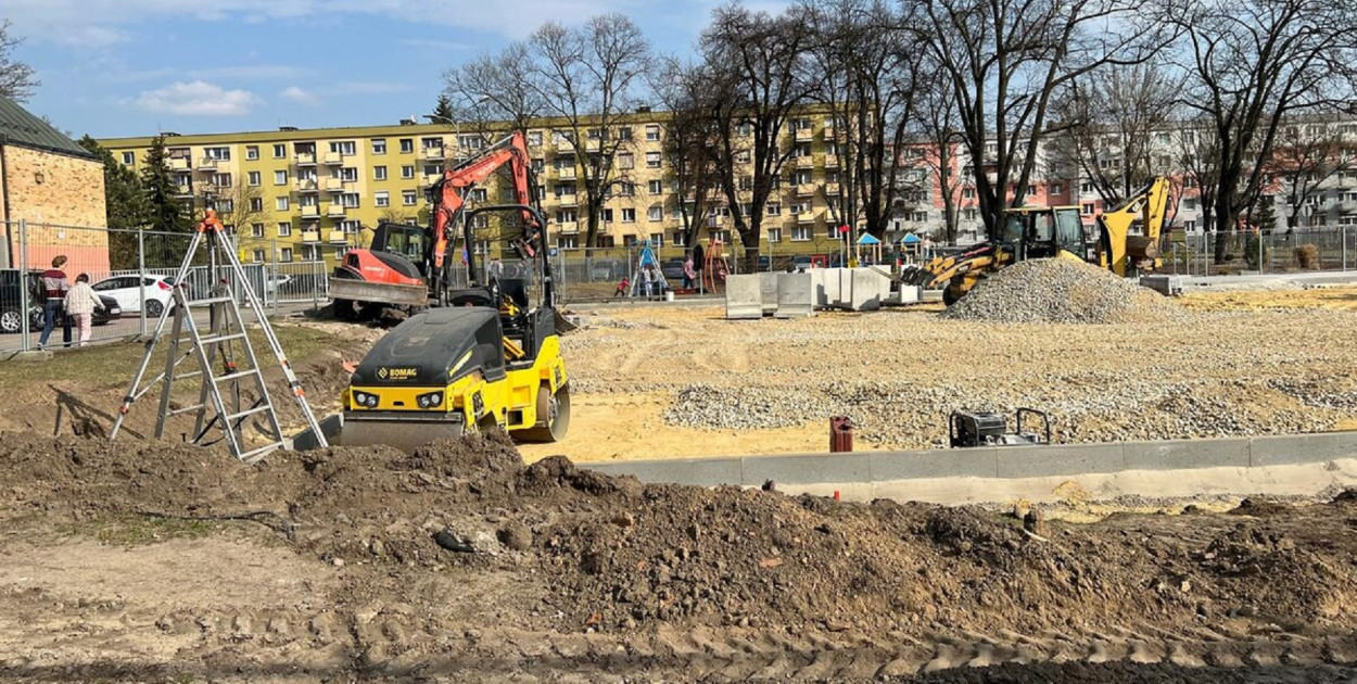 Budowa boiska wielofunkcyjnego przy SP 6 w Lesznie