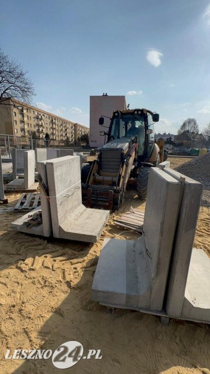 Budowa boiska wielofunkcyjnego przy SP 6 w Lesznie