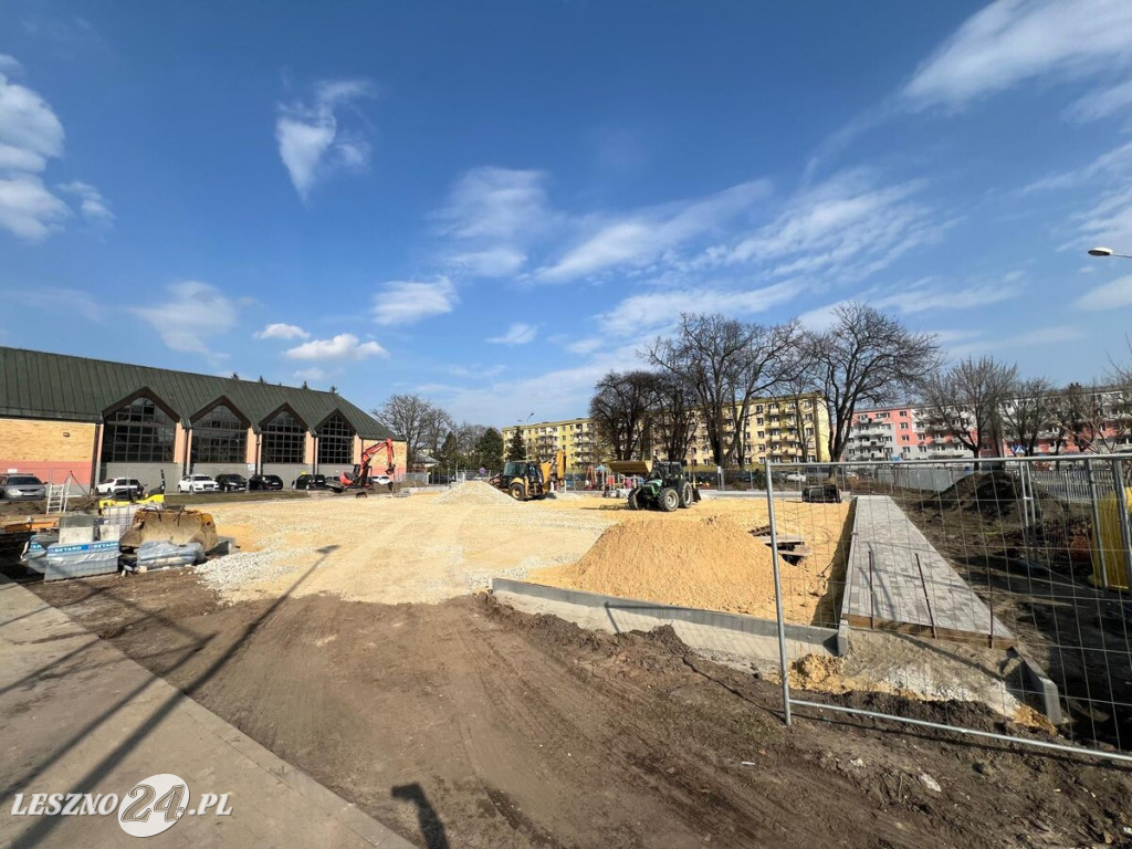Budowa boiska wielofunkcyjnego przy SP 6 w Lesznie