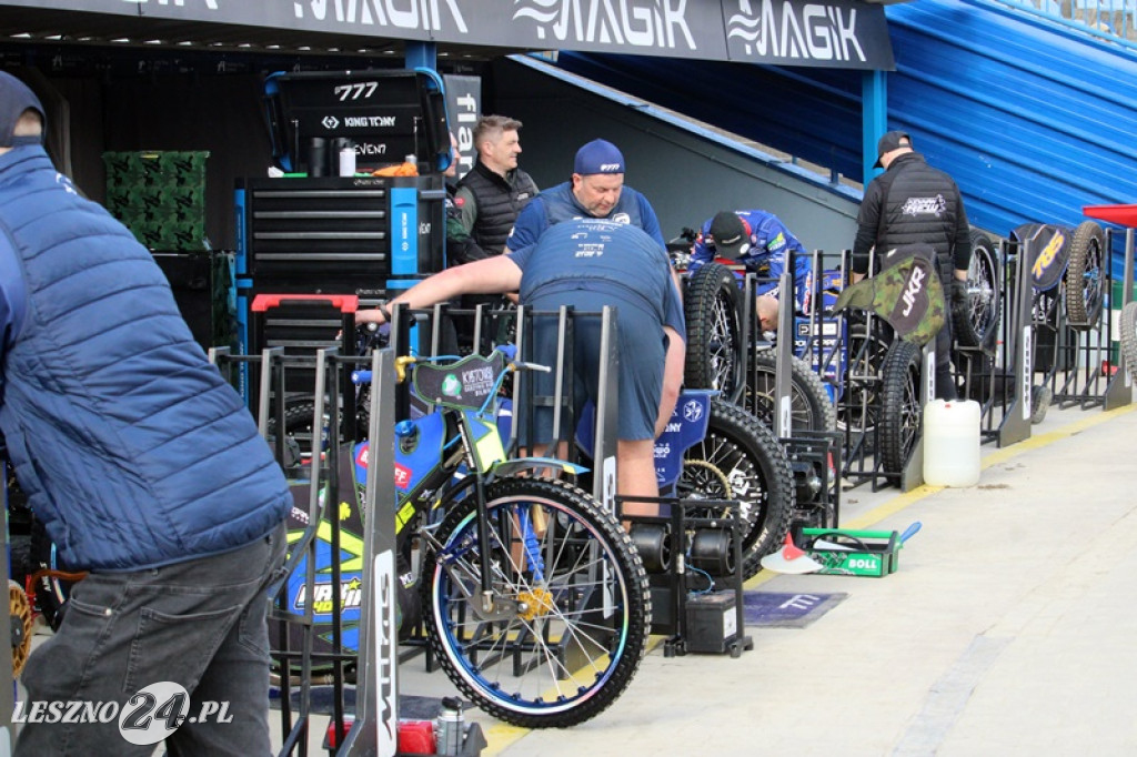 Pierwszy trening żużlowców Fogo Unii na Smoczyku