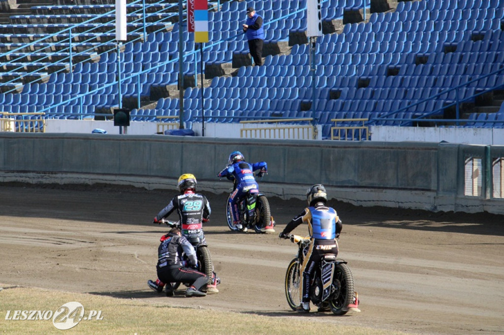 Pierwszy trening żużlowców Fogo Unii na Smoczyku
