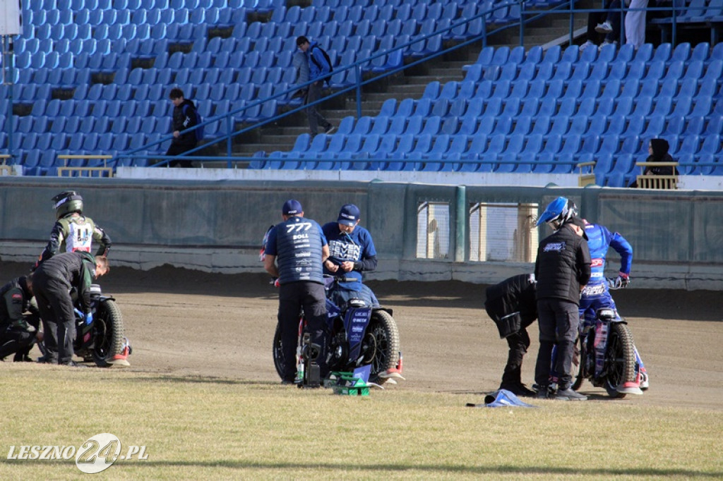 Pierwszy trening żużlowców Fogo Unii na Smoczyku