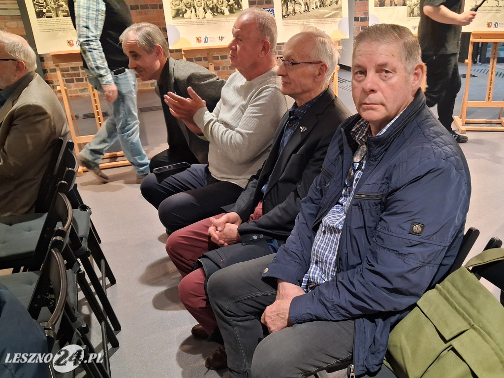 Żużlowa wystawa w Miejskiej Bibliotece Publicznej