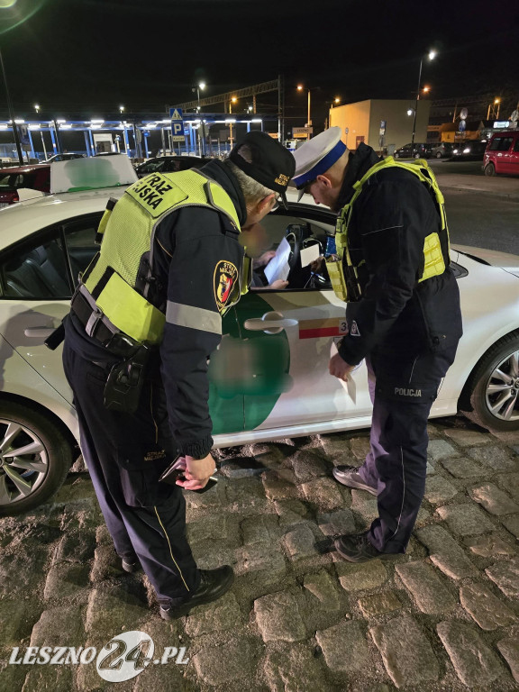 Kontrolowali taksówkarzy na aplikację