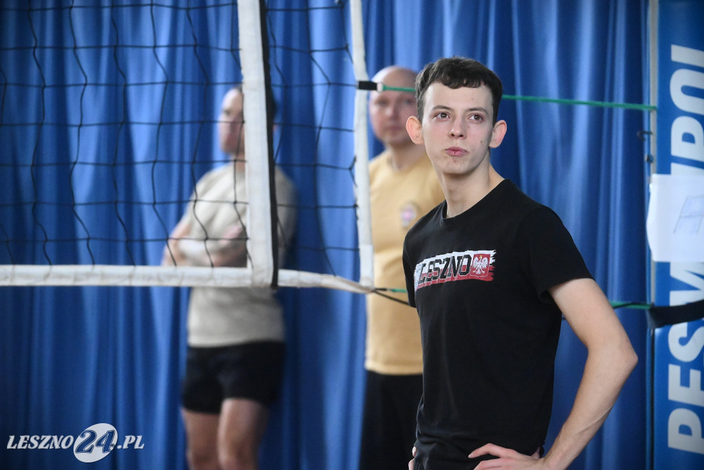 Strażacy grali w siatkówkę