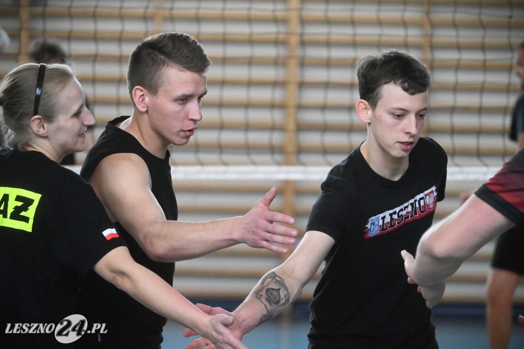 Strażacy grali w siatkówkę