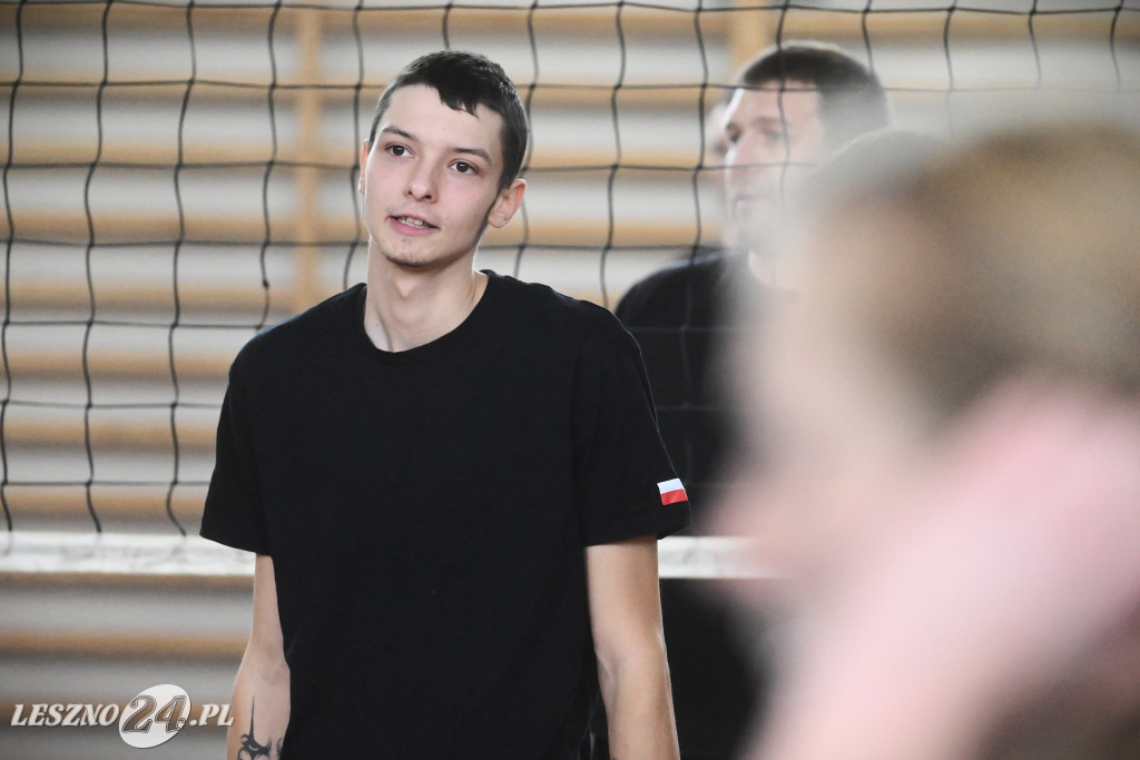 Strażacy grali w siatkówkę