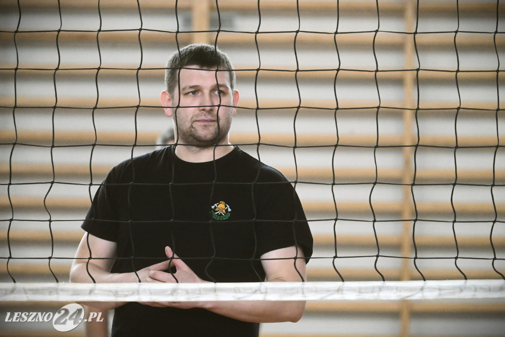 Strażacy grali w siatkówkę