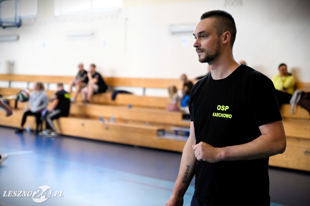 Strażacy grali w siatkówkę