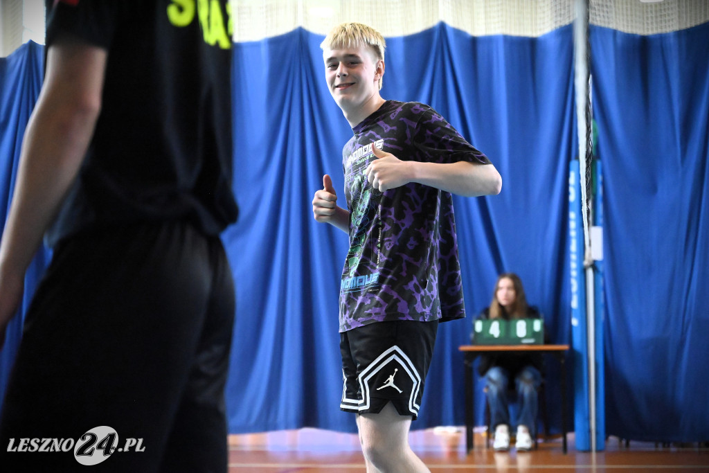 Strażacy grali w siatkówkę