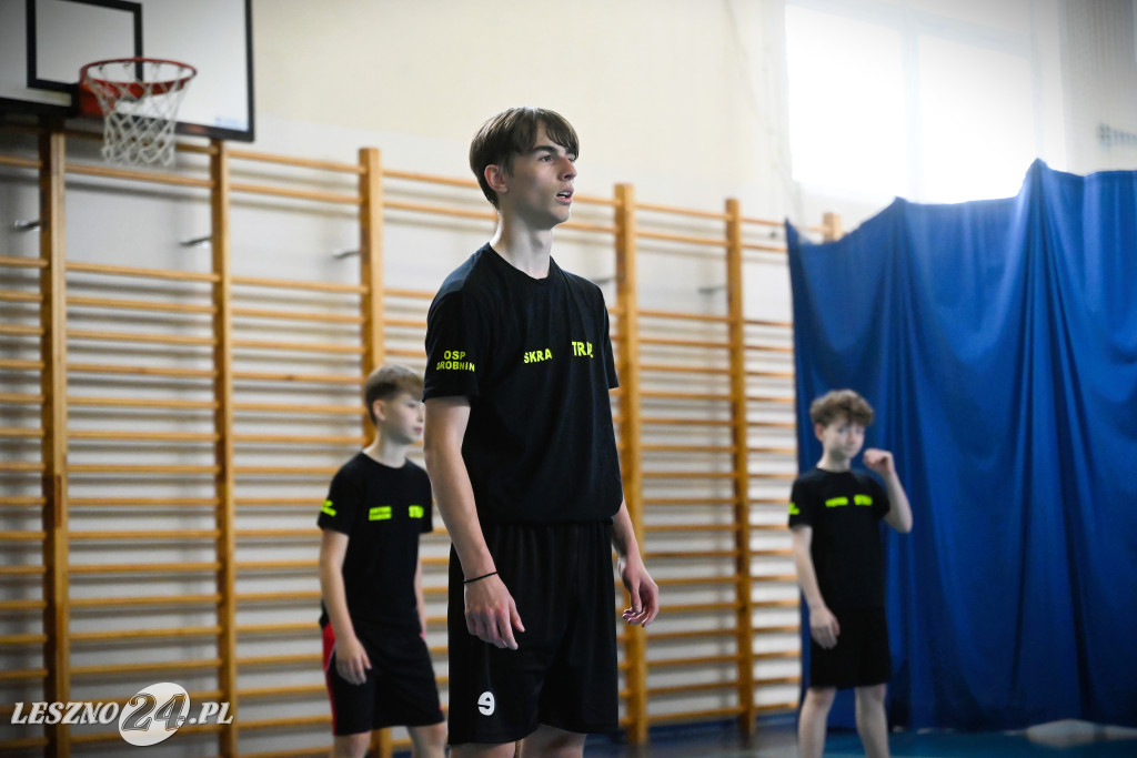 Strażacy grali w siatkówkę