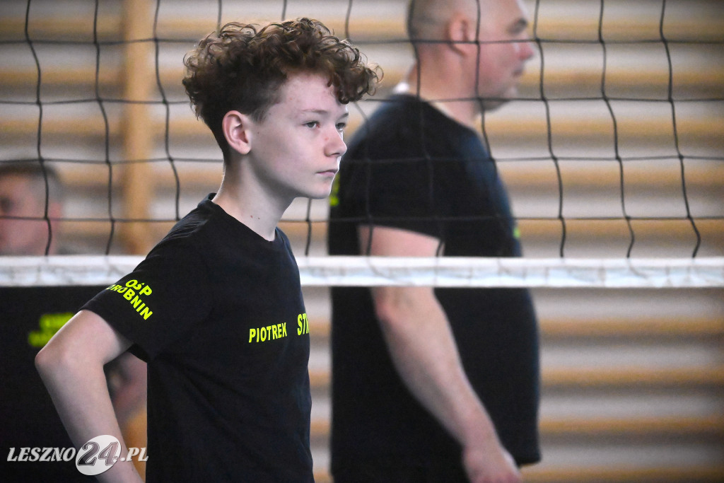 Strażacy grali w siatkówkę