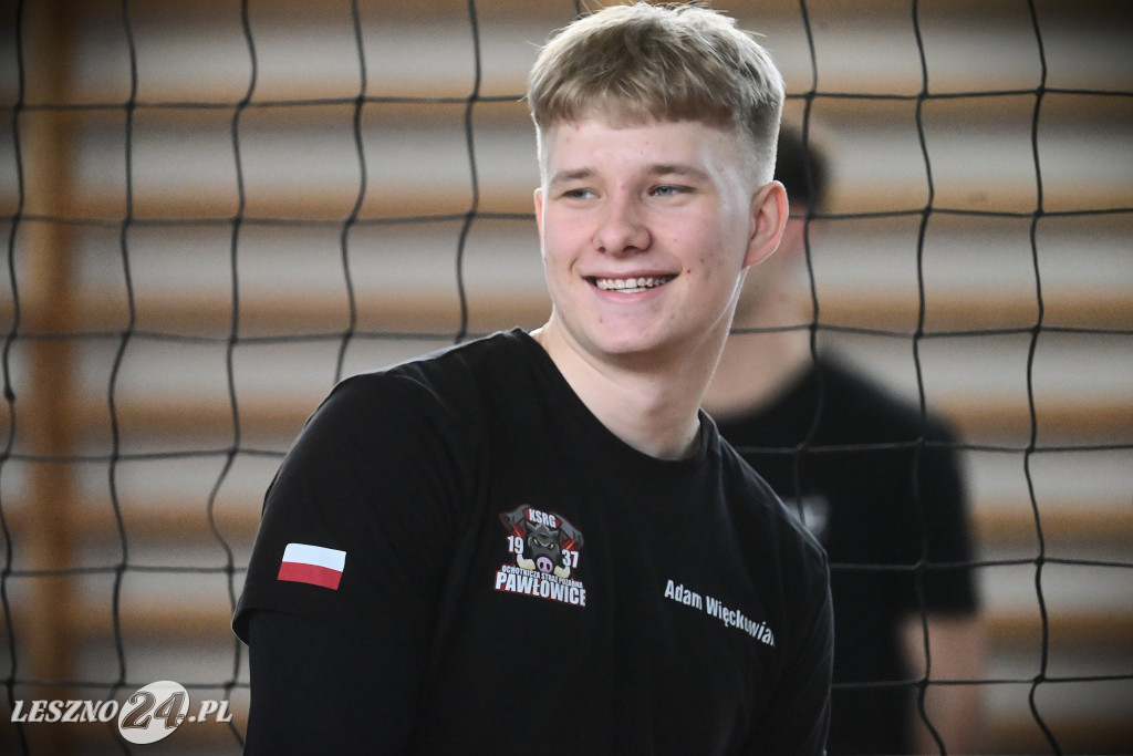 Strażacy grali w siatkówkę