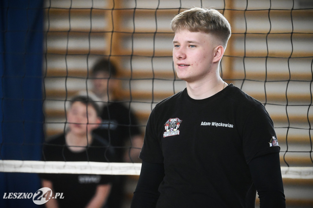 Strażacy grali w siatkówkę