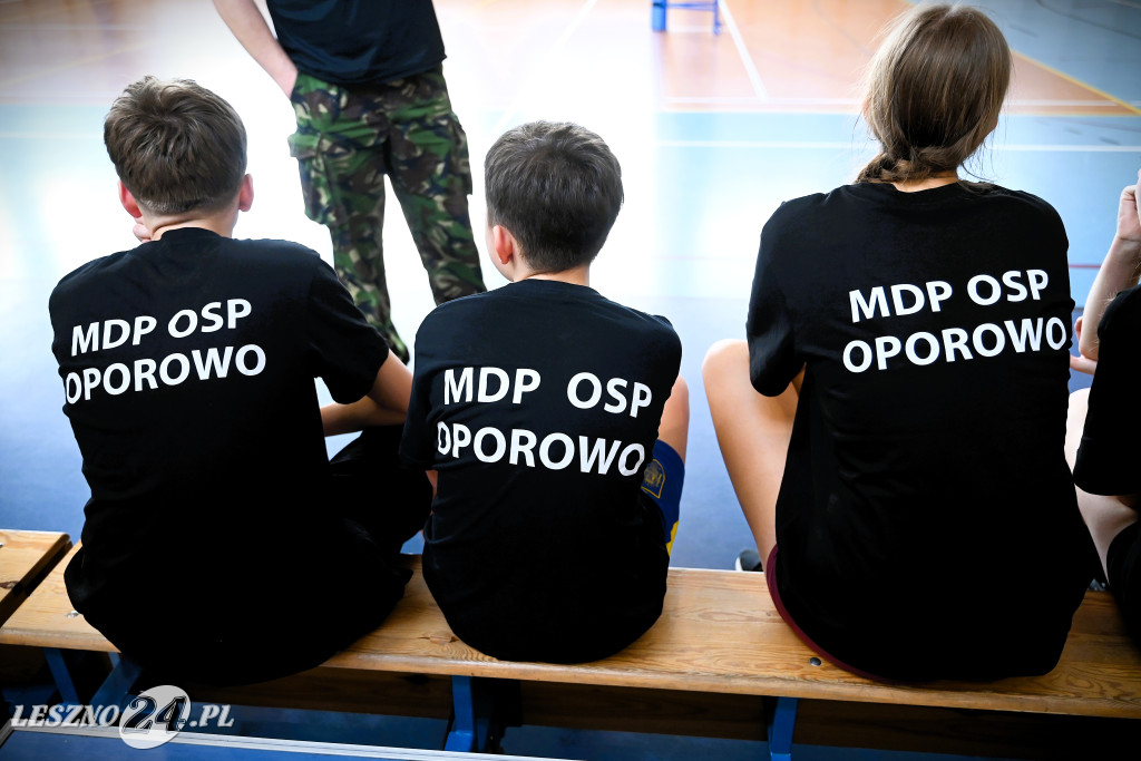 Strażacy grali w siatkówkę